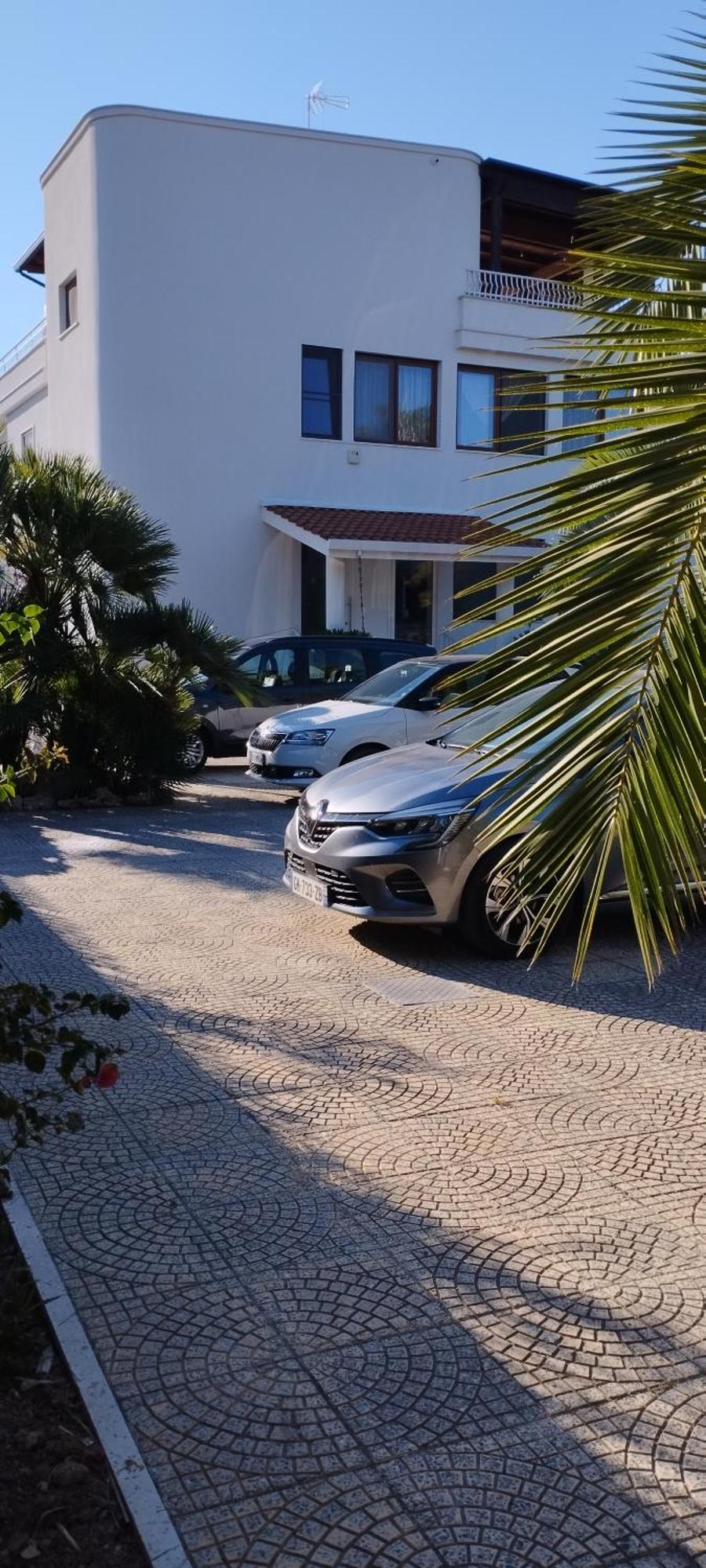 Villa Erry Trani Exteriör bild